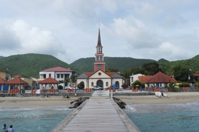 Anse d’Arlet auf Martinique mit Kirche direkt am Strand (Alexander Mirschel)  Copyright 
Informazioni sulla licenza disponibili sotto 'Prova delle fonti di immagine'